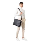 The Carismatico Black Leather Messenger Bag