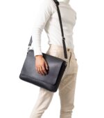 The Carismatico Black Leather Messenger Bag - Image 5
