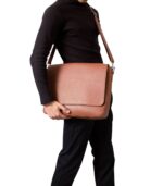 The Carismatico Brown Leather Messenger Bag - Image 5