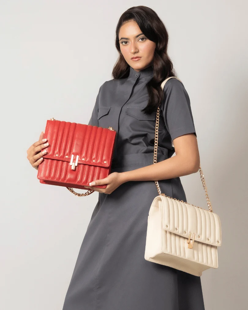 16_d11d2eb9-7cd7-4e08-8292-91e7a6befcc7 WINGED LADIES SHOULDER BAG - Image 1