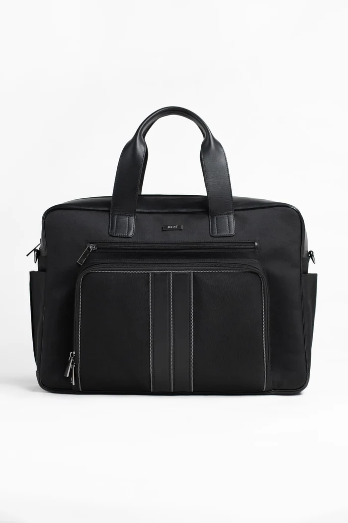 img_6a0c5845a98212.49596926 Black leather briefcase with multiple zip compartments and stitched detailing